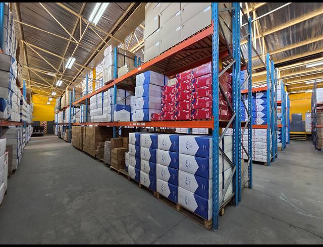 2,071M² WAREHOUSE FOR SALE IN SELBY
